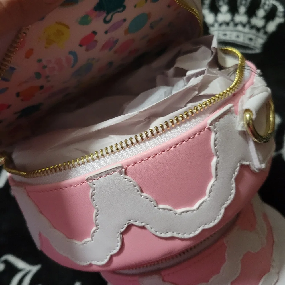 Loungefly Alice In Wonderland Unbirthday Cake Bam Exclusive Crossbody. - Picture 9 of 9